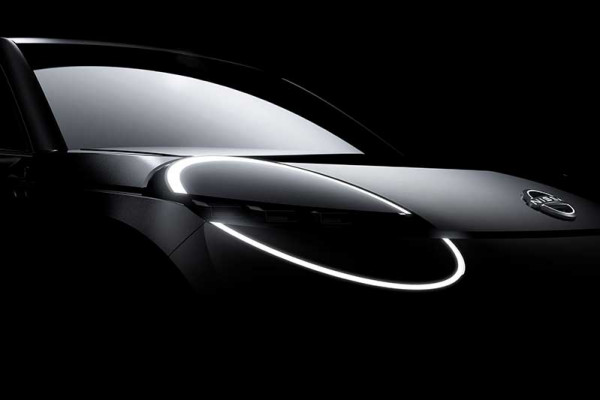Nissan annuncia la nuova auto elettrica compatta in arrivo in Europa