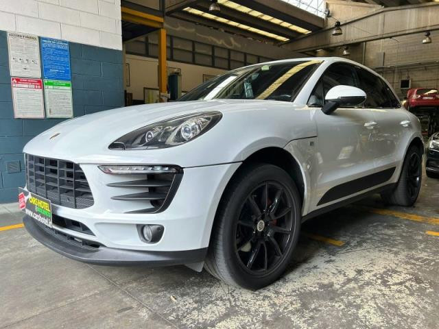 PORSCHE MACAN 2.0 Pure White